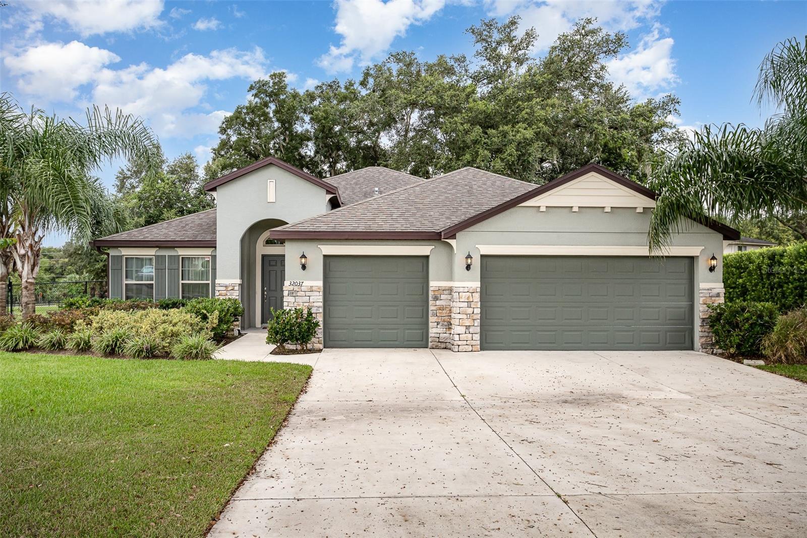 Stone Meadow Ct, Sorrento, FL 32776