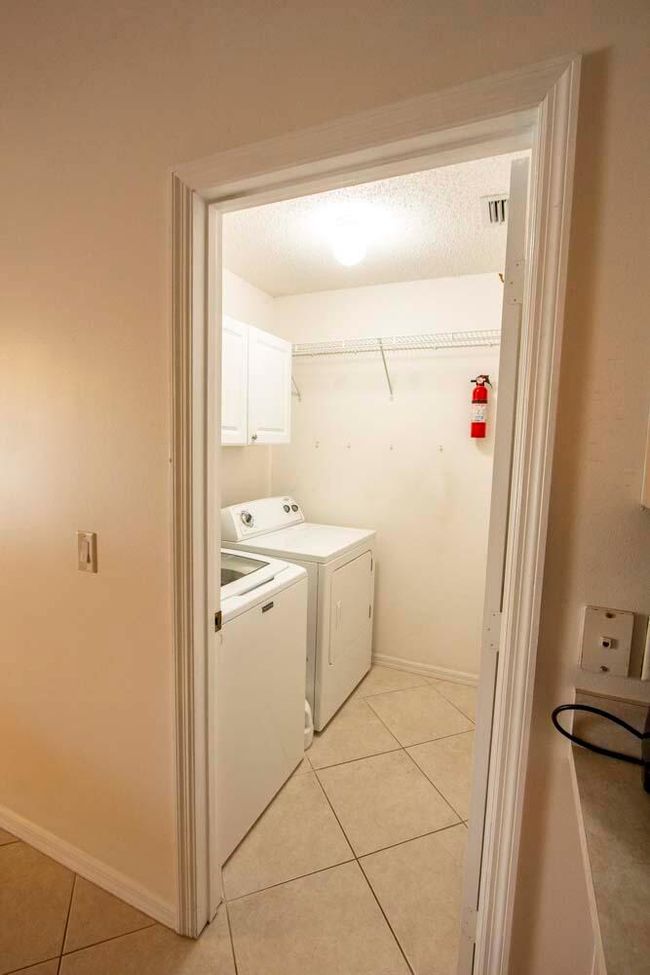 1019 Se Euclid Ln, House other with 3 bedrooms, 2 bathrooms and null parking in Port St Lucie FL | Image 19