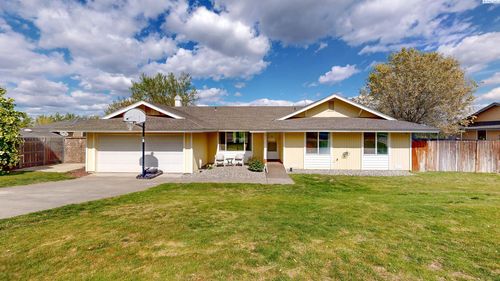 1617 S Jean Street, Kennewick, WA, 99337 | Card Image