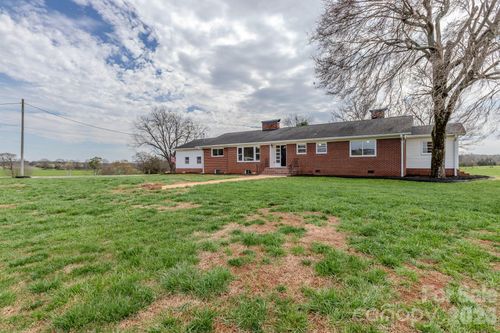 1217 Daniels Rd, Lincolnton, NC, 28092-6879 | Card Image