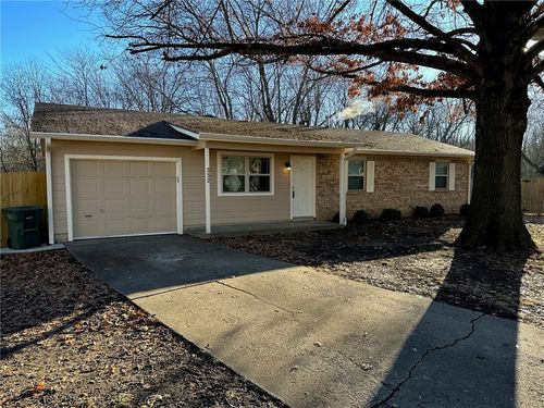332 W Nightingale Cir, Fayetteville, AR, 72704-5313 | Card Image