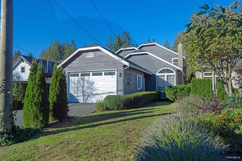 1072 Clements Ave, North Vancouver, BC, V7R2L4 | Card Image