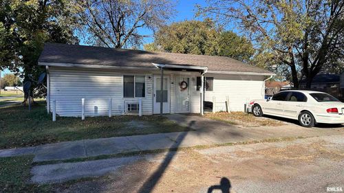 301 N Jefferson St, West Frankfort, IL, 62896-2113 | Card Image