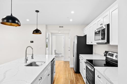 306-1 Pleasant St, Cohasset, MA, 02025-1713 | Card Image