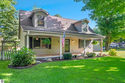 20614 White Oak Dr, Lake Ann, MI, 49650-9741 | Card Image