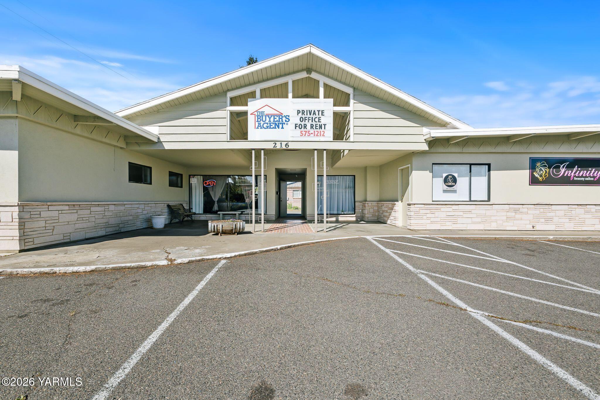 216 40th Ave, Yakima, WA 98908-2947
