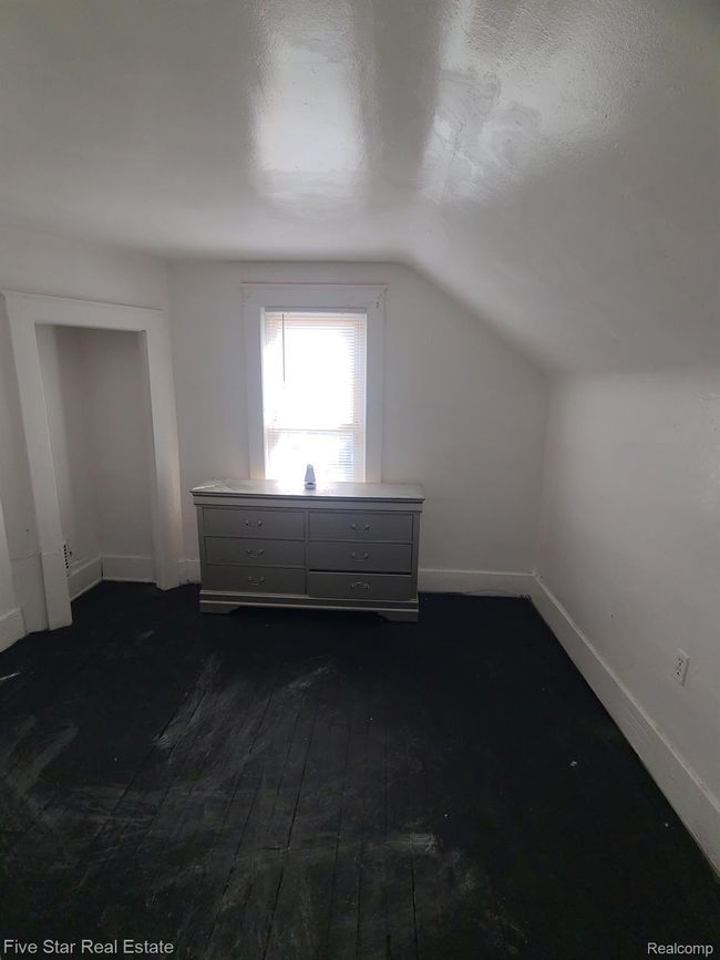 2002 Ferris Ave, House other with 4 bedrooms, 1 bathrooms and null parking in Flint MI | Image 14