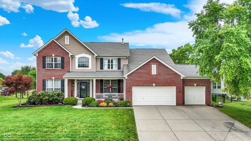 564 Gainesway Dr N, Greenwood, IN, 46142-9093 | Card Image