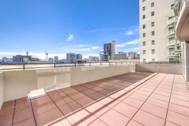 UNIT-810 - 150 Las Vegas Blvd N, Condo with 2 bedrooms, 2 bathrooms and null parking in Las Vegas NV | Image 26