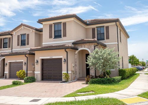 11064 W 33rd Way, Hialeah, FL, 33018-2196 | Card Image