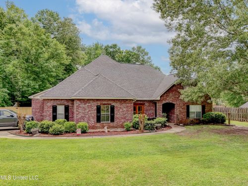 102 Grand Bear Cir, Vicksburg, MS, 39183-6923 | Card Image
