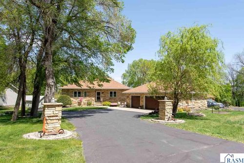 1524 Squirrels Nest Rd, Kasota, MN, 56050-9614 | Card Image