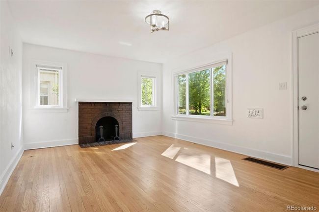 2044 Ivy St, House other with 5 bedrooms, 4 bathrooms and 5 parking in Denver CO | Image 5