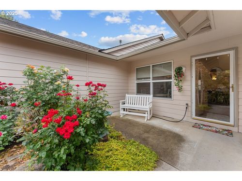 323 Ne Fircrest Pl, Mcminnville, OR, 97128-9016 | Card Image