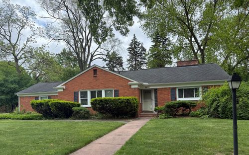 18171 Kilbirnie Ave, Lathrup Village, MI, 48076-4505 | Card Image