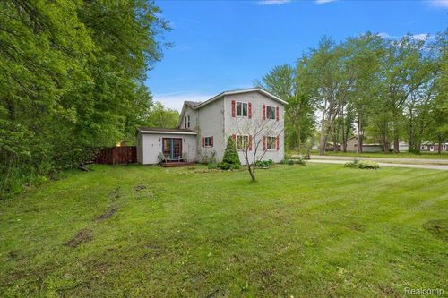 3915 Fruit St, Clay, MI, 48001-4616 | Card Image
