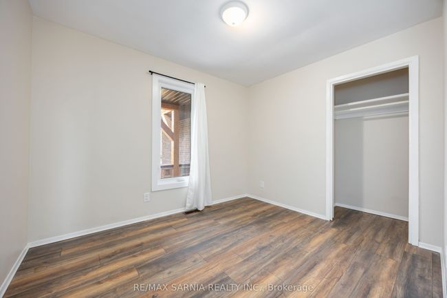 12 Sunset Ave, House other with 5 bedrooms, 2 bathrooms and 8 parking in Warwick ON | Image 17