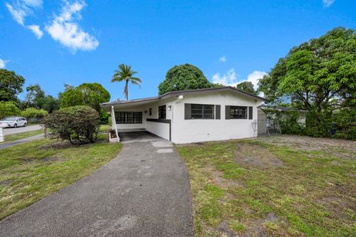 17551 Ne 5th Avenue, North Miami Beach, FL, 33162 | Card Image