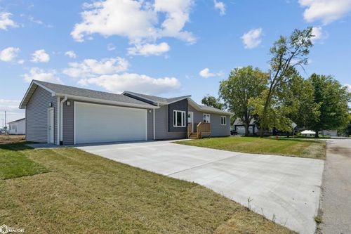 405 10th St, Nevada, IA, 50201 | Card Image