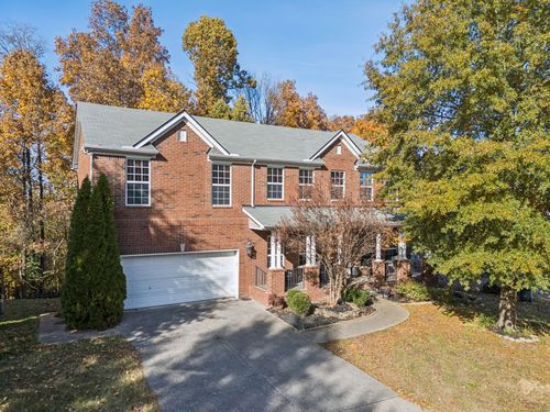 322 Forest Bend Dr, Mount Juliet, TN, 37122-8402 | Card Image