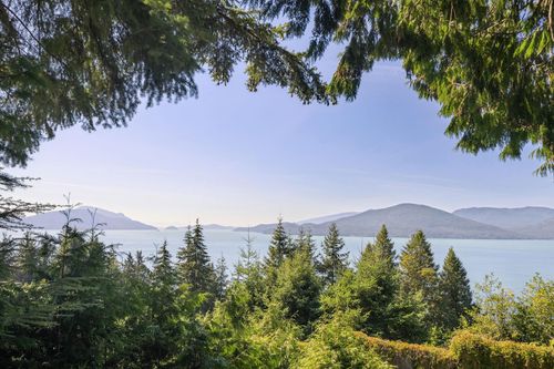 330 Bayview Rd, Lions Bay, BC, V7W3G7 | Card Image