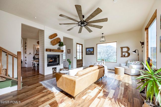 4611 S Cove Ln, Home with 3 bedrooms, 3 bathrooms and null parking in Daniel UT | Image 30