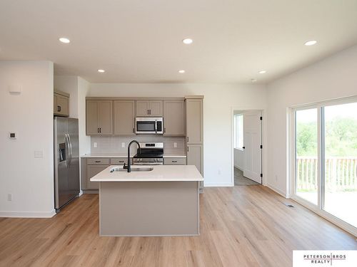 14802 Brunning St, Bennington, NE, 68007-2009 | Card Image