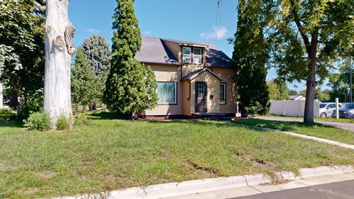 447 E Schlieman Ave, Appleton, MN, 56208-1413 | Card Image