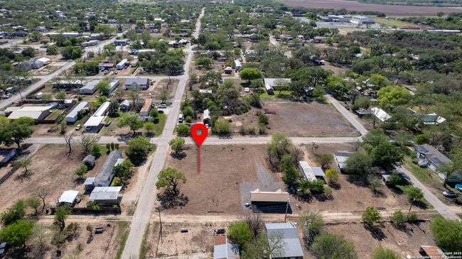808 Austin St, Home with 0 bedrooms, 0 bathrooms and null parking in Sabinal TX | Image 11