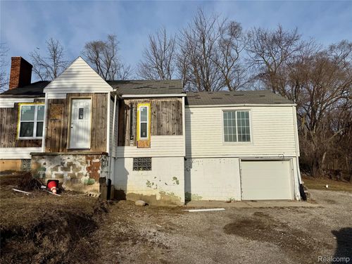 3186 E Grand Blanc Rd, Grand Blanc, MI, 48439-8117 | Card Image