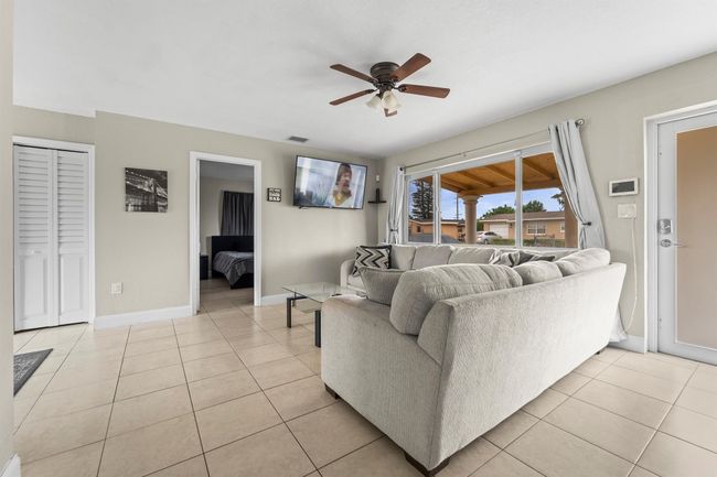 1528 Singletary Ave, House other with 4 bedrooms, 2 bathrooms and null parking in Pahokee FL | Image 4