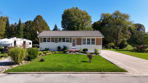 {{alt}} | Card Image