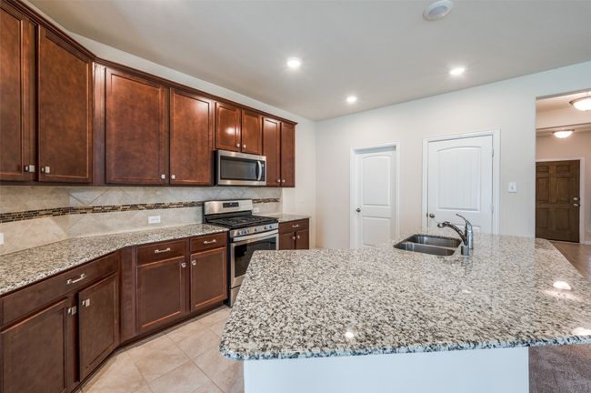 6120 Hightower St, House other with 3 bedrooms, 2 bathrooms and null parking in Aubrey TX | Image 11