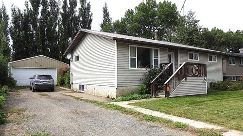 215 Willow Road, Vulcan, AB, T0L2B0 | Card Image