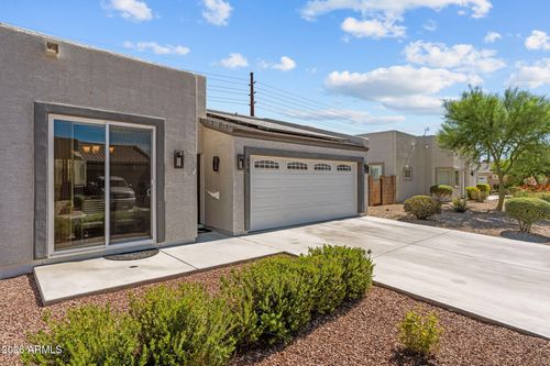 690 Dylan Ct, Wickenburg, AZ, 85390-1628 | Card Image