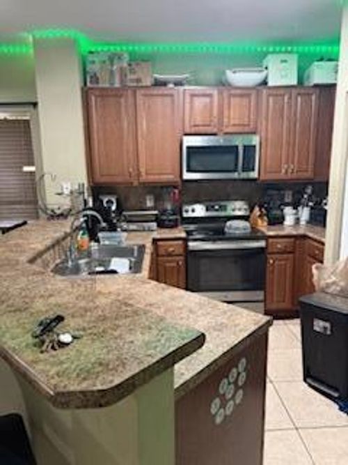 8112-8112 Sw 17th Ct, North Lauderdale, FL, 33068-4784 | Card Image