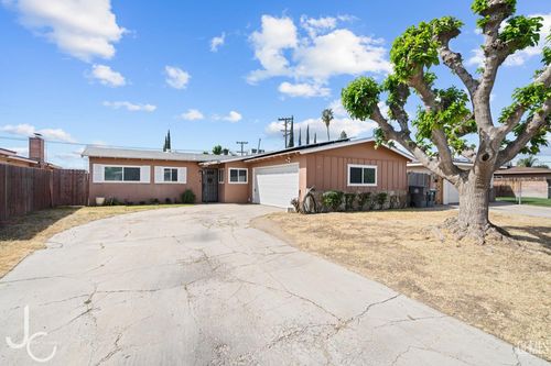 3713 Sechrest Ave, Bakersfield, CA, 93309-5124 | Card Image