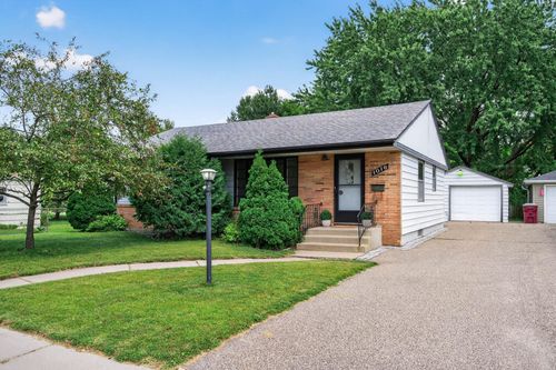 1016 Bidwell St, West Saint Paul, MN, 55118-1334 | Card Image