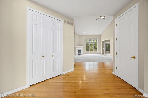 2025 Somerville, Rochester Hills, MI, 48307-4292 | Card Image