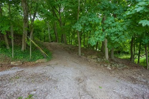 000 Sunnybrook Dr, Ellwood City - LAW, PA, 16117 | Card Image