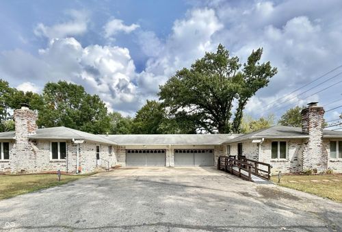 7525 Ditch Rd, Indianapolis, IN, 46260-3357 | Card Image