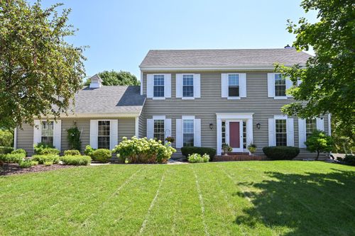 W170N5025 Old Hickory Rd, Menomonee Falls, WI, 53051-7525 | Card Image