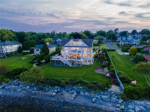 10 Coulter Dr, Jamestown, RI, 02835-1614 | Card Image
