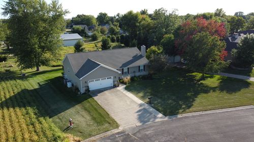 105 Placid Dr, Roanoke, IL, 61561-7792 | Card Image