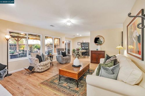 1245 Grove Cir, Benicia, CA, 94510-1712 | Card Image