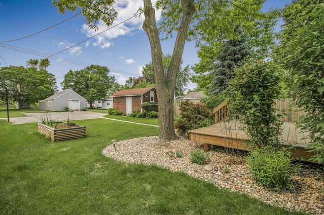 Back Yard for the Gardner | Image 22