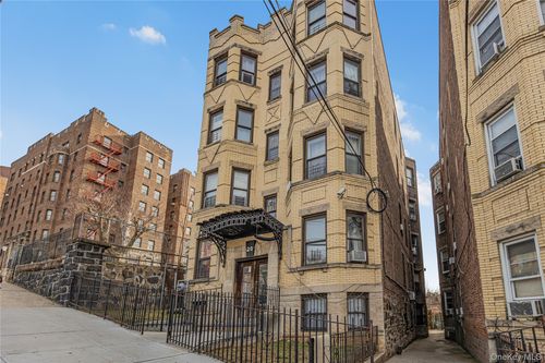 20 Locust Hill Ave, Yonkers, NY, 10701-8301 | Card Image