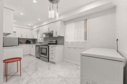 5013 Northern Night Circle, Mississauga, ON, L5R2P7 | Card Image