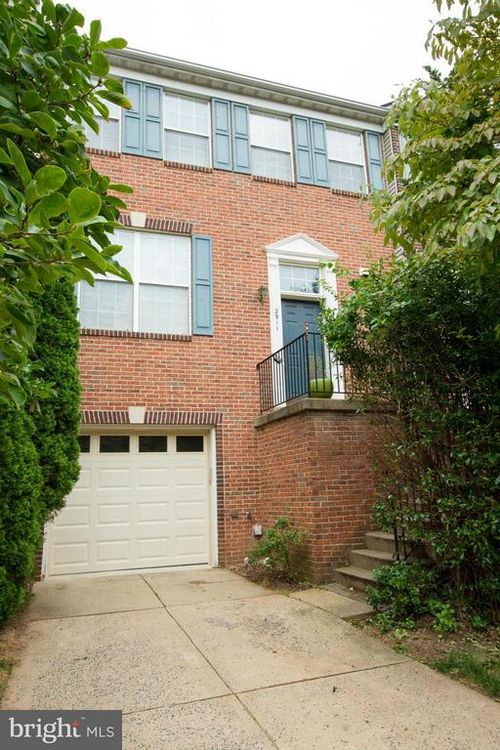 2911 Jessica Ct, VIENNA, VA, 22181-6160 | Card Image