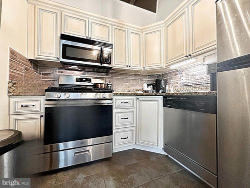 apt-204-7839 Enola St, MCLEAN, VA, 22102-7826 | Card Image